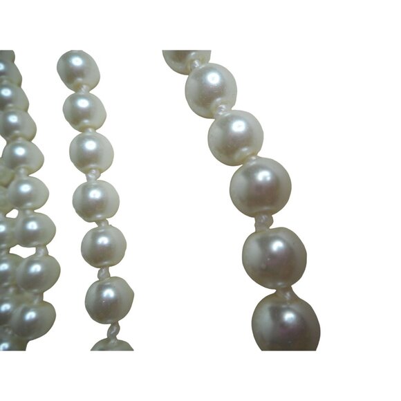 Faux Pearl Knotted & Strung 30" Necklace Strand Costume Jewelry Estate Find - Picture 2 of 3